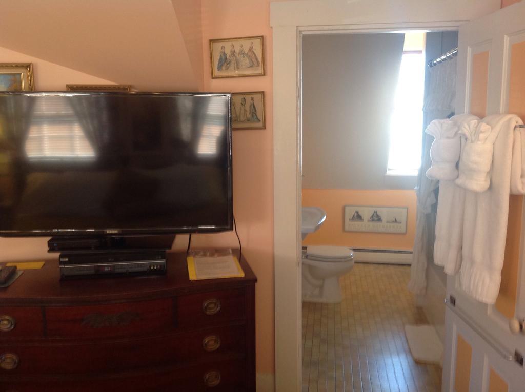 The Bradford Carver Guest House Provincetown Chambre photo