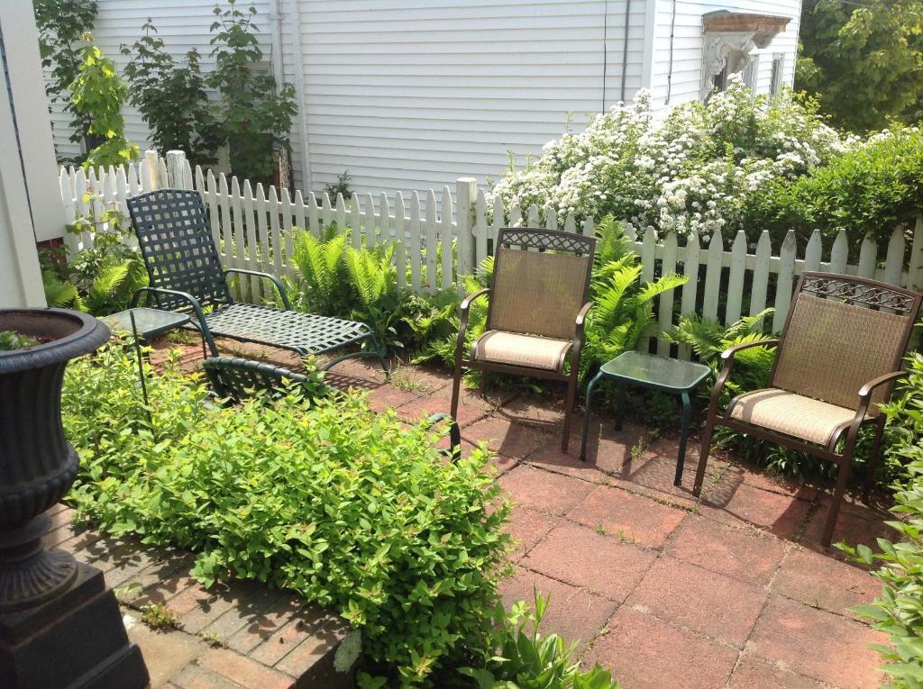 The Bradford Carver Guest House Provincetown Extérieur photo