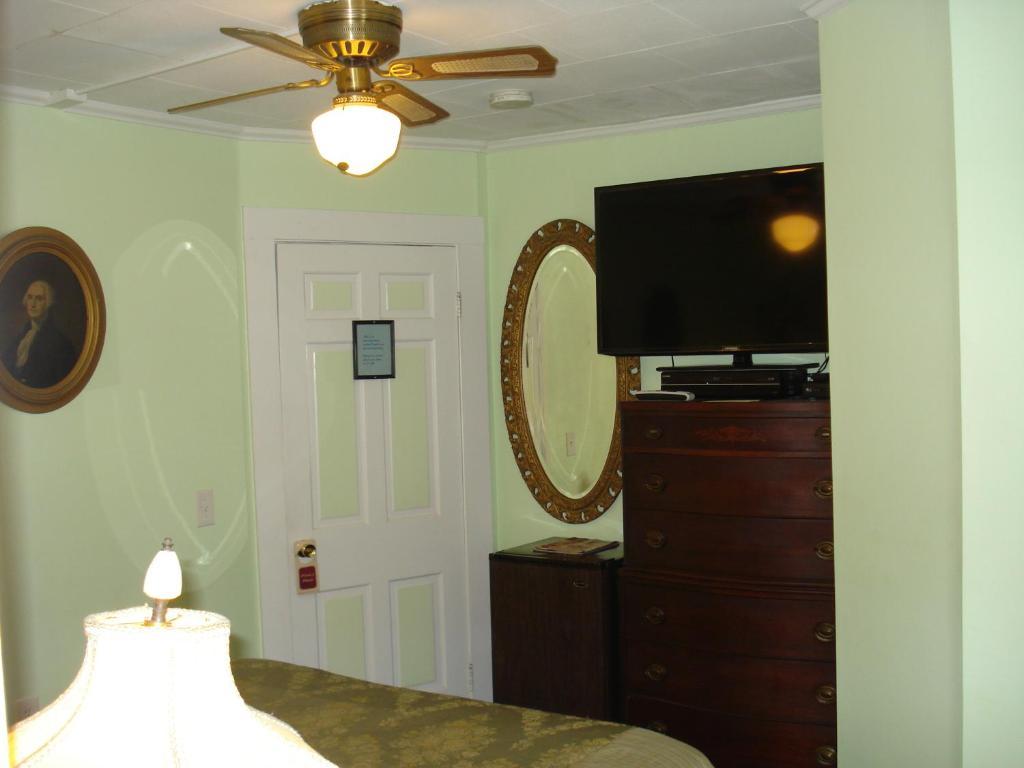 The Bradford Carver Guest House Provincetown Chambre photo